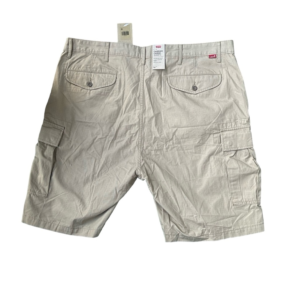 Levi’s Beige Cargo Shorts‎ 42 NWT WaterLess Relaxed Fit Utility